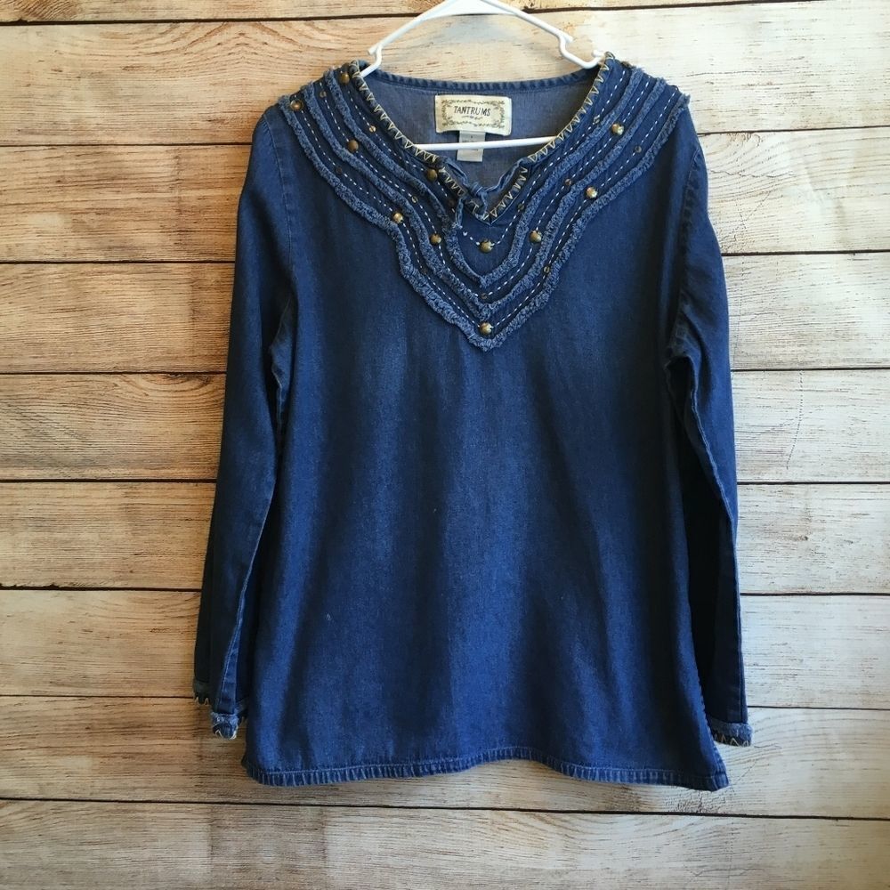 ‎TANTRUMS BOHO EMBROIDERED DENIM TOP